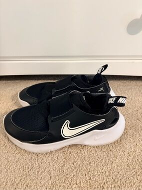 Nike Flex Runner 3 Kids Sneakers Black White Slip On
